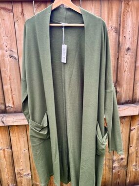 Advika Courtney Cardigan in Moss